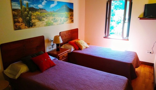 Habitación con 2 camas individuales