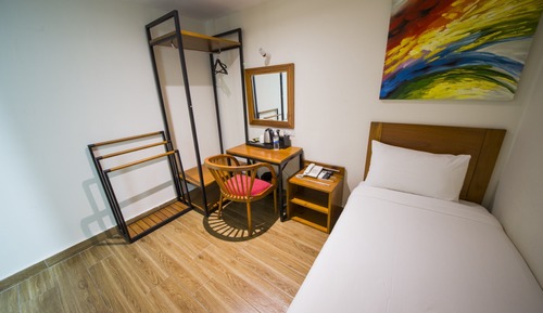 Habitación individual, sin ventanas