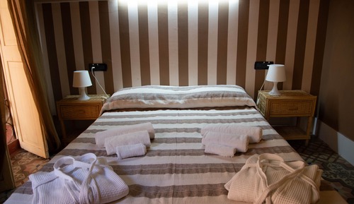 Habitación estándar con 1 cama doble o 2 individuales