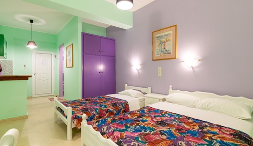 Estudio, balcón (Triple)