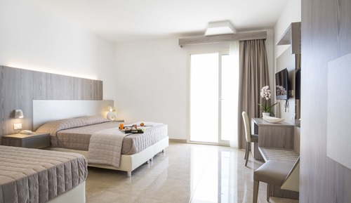 Habitación cuádruple, balcón