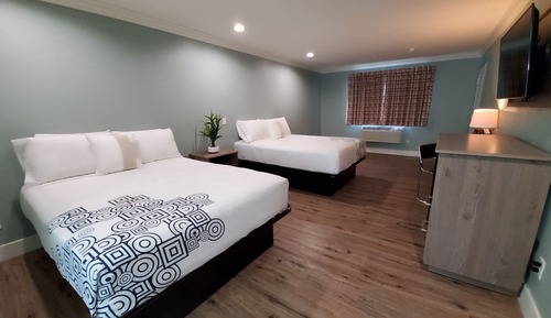 Habitación básica, 2 camas de matrimonio, no fumadores
