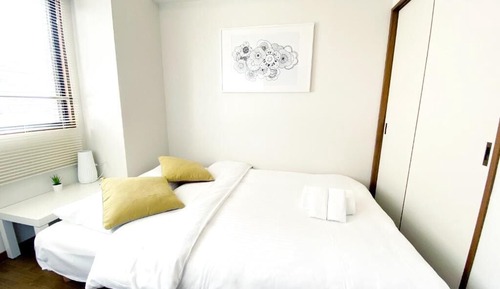 Apartamento, 3 habitaciones, balcón (703)