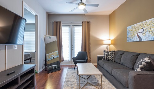 Apartamento de lujo, 1 cama de matrimonio grande con sofá cama