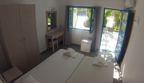 Habitación con 2 camas individuales, vistas al mar (Veranda)