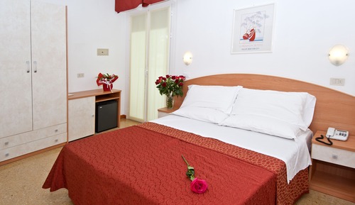 Habitación económica con 1 cama doble o 2 individuales