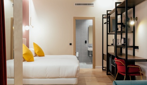 Habitación superior con 1 cama doble o 2 individuales