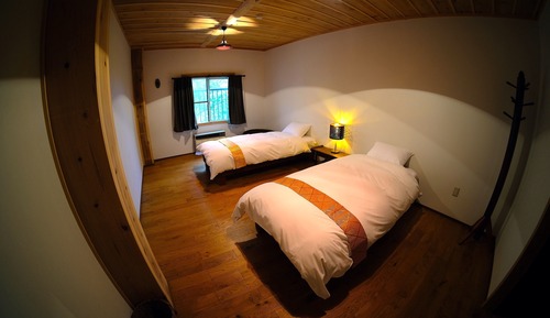 Habitación superior con 1 cama doble o 2 individuales, vistas al complejo turístico
