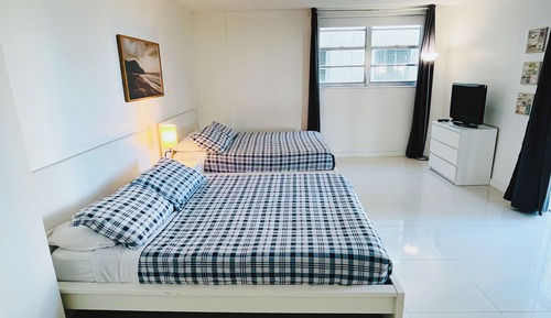 Apartamento familiar, 2 habitaciones, 2 baños, vistas al jardín