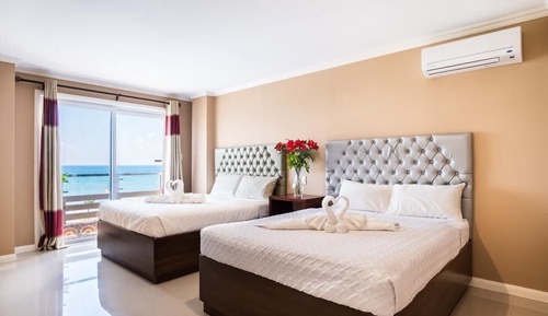 Habitación, vistas a la montaña (for 4 Pax)