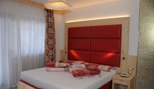 Habitación Confort doble, balcón, vistas a la montaña (2 pax)