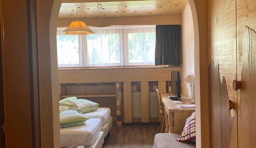 Habitación clásica con 2 camas individuales