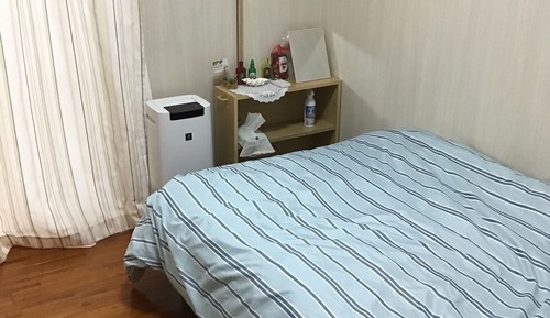 Habitación individual, baño compartido