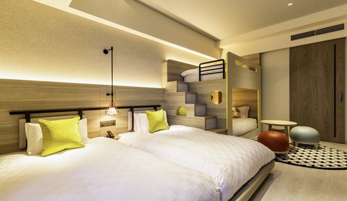 Habitación familiar con 2 camas individuales (with Bunk Bed)