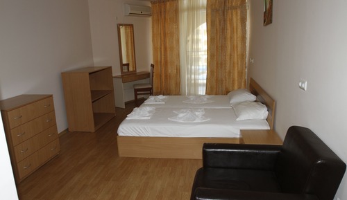 Apartamento, 2 habitaciones, cocina básica