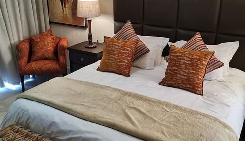 Double Room (Uranus)