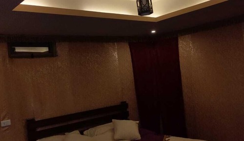 Tienda básica, 1 cama doble, vistas a la montaña