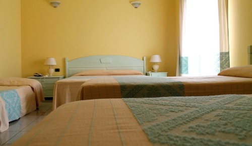 Habitación cuádruple básica