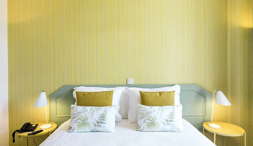 Small Double Room with Small Shower