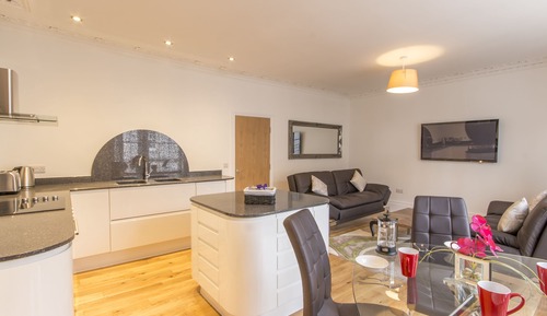 Luxury Apartment, Private Bathroom, Courtyard View (Captain's Quarters)