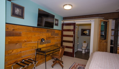 Suite romántica, 1 cama de matrimonio grande, cocina básica, planta baja (Barlow)