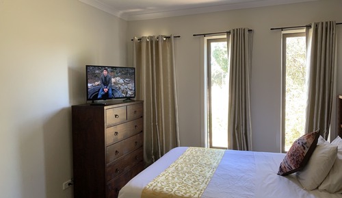 Habitación estándar (Master Bedroom with Private Bathroom)