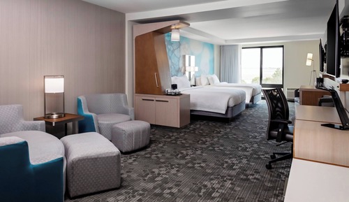 Habitación, varias camas, vistas a la ciudad (Hearing Accessible)