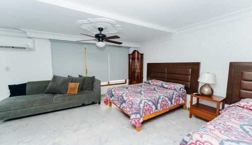 Habitación cuádruple básica