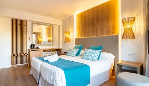 Habitación estándar doble, balcón (Lower floor street side)