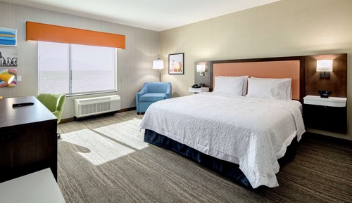 Habitación, 1 cama de matrimonio grande, frigorífico y microondas