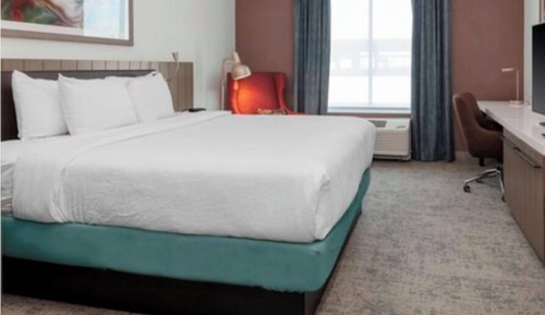 Habitación, 1 cama de matrimonio grande, accesible para personas con discapacidad, bañera
