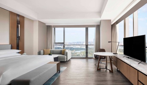 Habitación, 1 cama de matrimonio grande, vistas a la ciudad