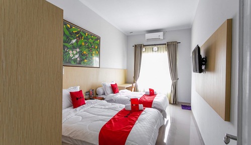 Habitación Premium con 2 camas individuales (RedDoorz)