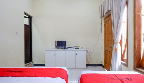 Habitación Deluxe (RedDoorz)