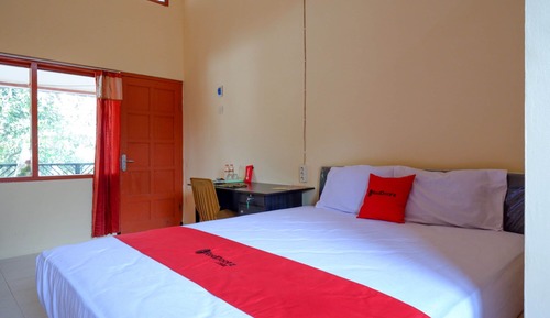 Habitación doble (RedDoorz)