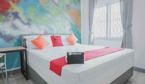 Habitación doble (RedDoorz)