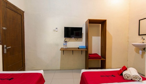 Habitación con 2 camas individuales (RedDoorz)