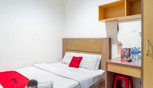 Habitación doble (RedDoorz)