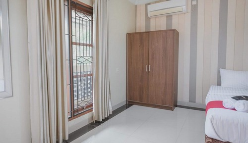 Habitación Premium (RedDoorz)