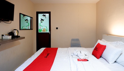 Habitación doble (RedDoorz)