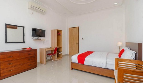 Habitación Premium (RedDoorz)