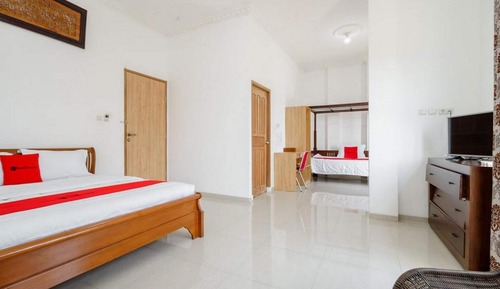 Habitación familiar (RedDoorz)