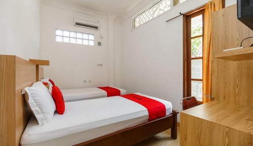 Habitación con 2 camas individuales (RedDoorz)