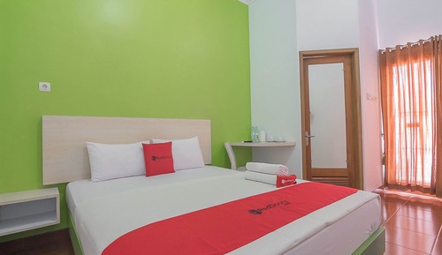Habitación doble (RedDoorz)