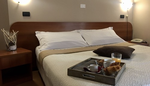 Habitación Confort con 1 cama doble o 2 individuales