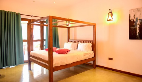 Habitación doble superior, 1 cama de matrimonio grande, fumadores, vistas a la piscina