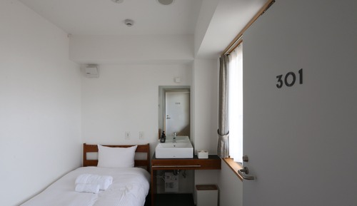 Habitación individual básica, baño compartido