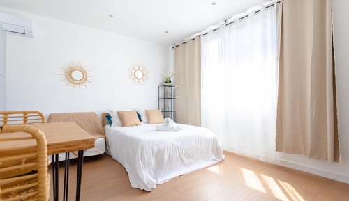 Estudio Deluxe, 1 cama de matrimonio con sofá cama, terraza (5)