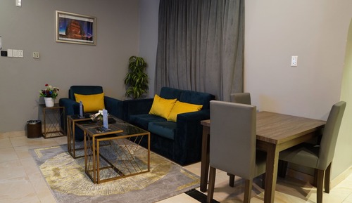 Apartamento (Two-Bedroom Apartment)