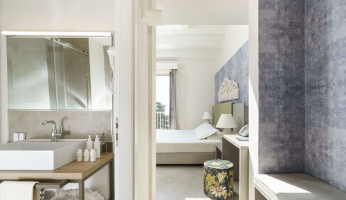 Suite Deluxe, bañera de hidromasaje, vistas al jardín